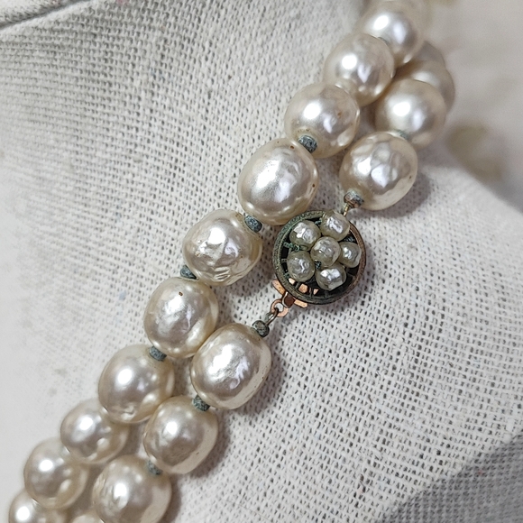 Miriam Haskell Signed Single Strand Necklace Faux Baroque Pearl Clasp Vintage - Picture 2 of 12